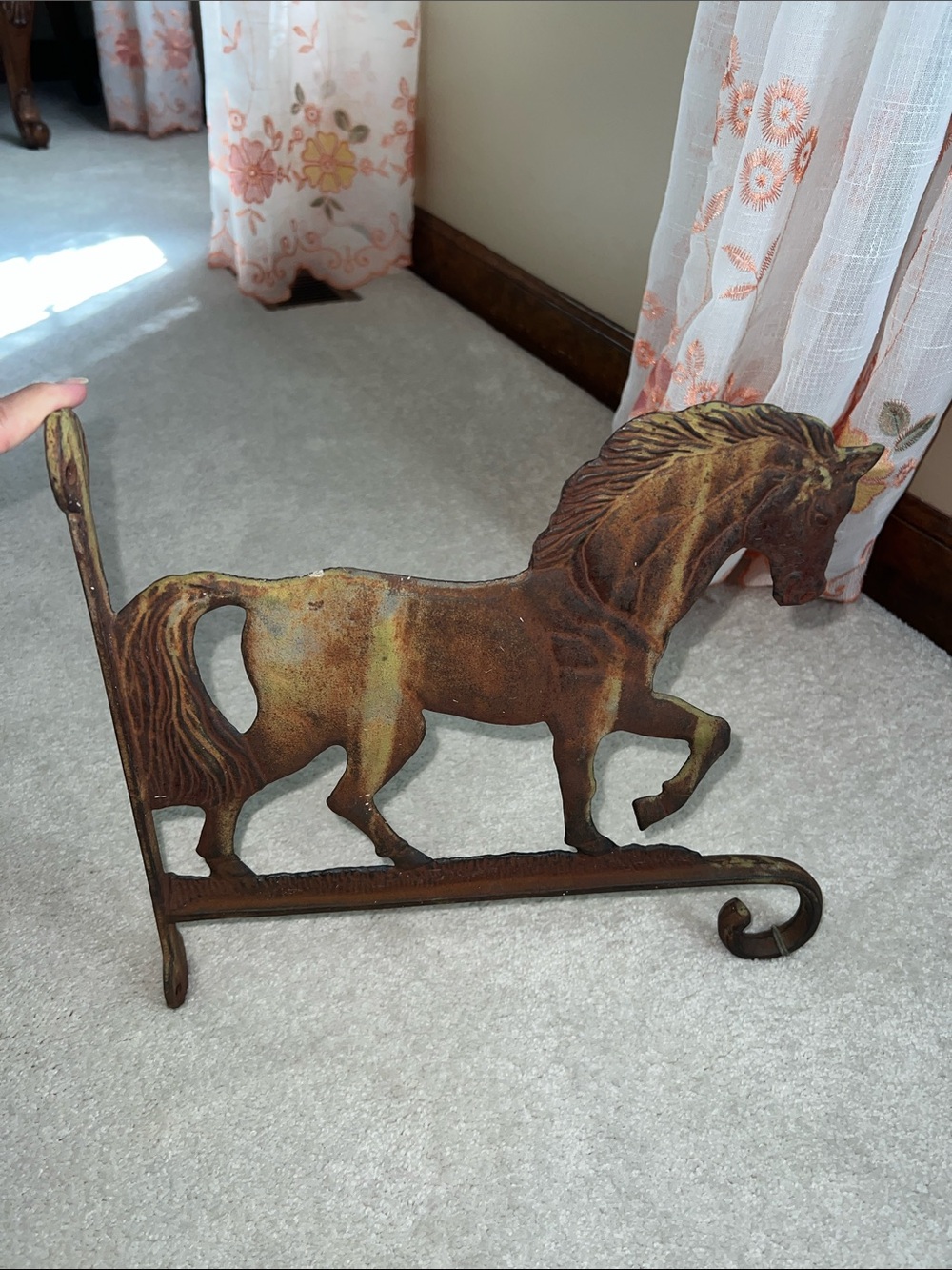 Vintage Metal Horse Wall Bracket Plant Hanger Decor. Weighs about five pounds.